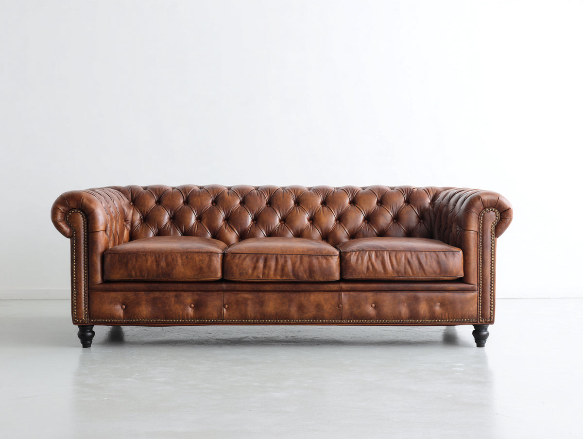 3 Sitzer Sofa Chesterfield gepolstert 220x90x82 cm - Braun - klassische Lederoptik mit Knopfheftung